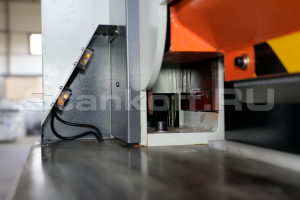 Гидравлическая гильотина для шпона MD310