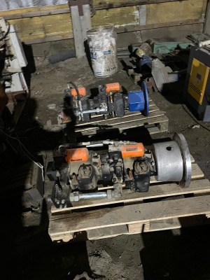 Регулируемый аксиально-поршневой насос с наклонной шайбой 416.0.125 Пневмостроймашина