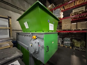 Шредер для измельчения твердых полимеров HC-800