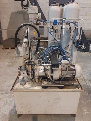 Обрабатывающий центр с ЧПУ Trevisan