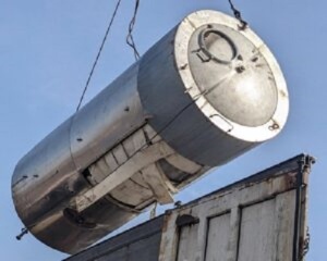 Емкости нержавеющие, объем — 4,5 куб.м., вертикальные