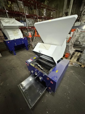 Дробилка для пластика XFS-500