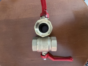 Кран шаровый, латунь Ст​андарт 220, ВР рычаг кр​асный ГАЛЛОП