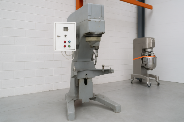 Миксер планетарный