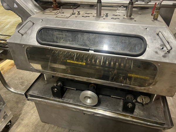 Укупорочная машина закатка крышек Twist-Off INDEX 6 пр-ва Болгария