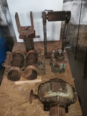 Станок вальцовки и выпрессовки пальцев рессор