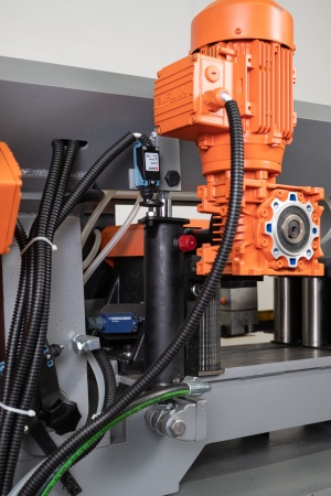 Автоматический ленточнопильный станок METALREZ AK 280