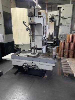 Расточной станок для цилиндров двигателей T8018B