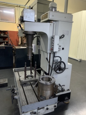 Расточной станок для цилиндров двигателей T8018B