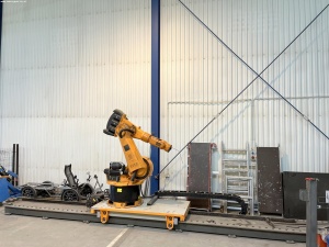 Робот KUKA KR 150-2-TJ