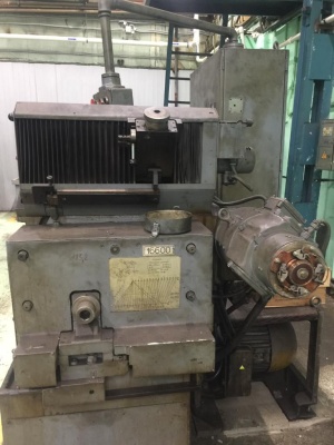 Безцентро-шлифовальный станок 3Ш182