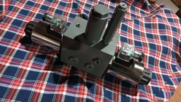 Распределители Золотниковые 1-2-63, 2-2-63, 2-2-16