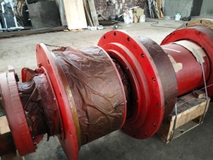 Вал эксцентриковый в сборе (с шатуном) дробилки СМД-118