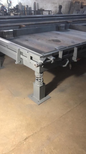 Металлоформа дорожной плиты на виброопорах П30.18