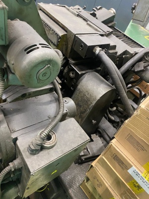 Безцентро-шлифовальный станок 3Ш182