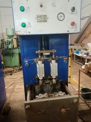 Полуавтомат для выдува ПЭТ тары