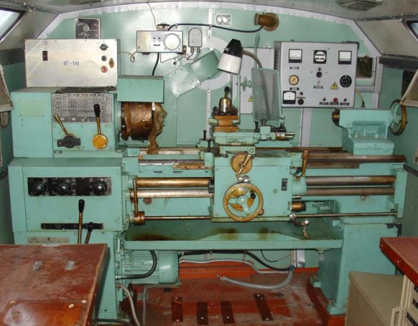 Токарный станок ит-1м
