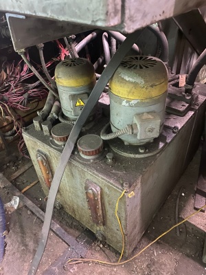 Безцентро-шлифовальный станок 3Ш182