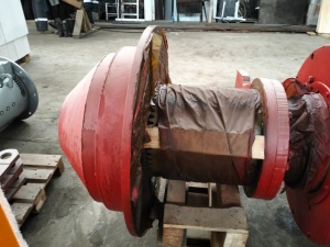 Вал эксцентриковый в сборе (с шатуном) дробилки СМД-118