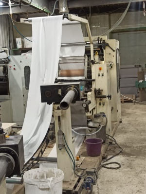 станок для производства салфеток/полотенец Z-сложения (Китай) с узлом ламинации, полотенца 2 слоя хорошее состояние