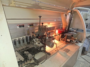 Кромкооблицовочный станок