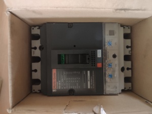 29770 Автоматический выключатель Compact NS100N - STR22SE - 100 A - 3 poles 3d