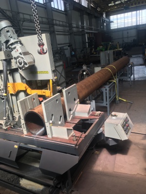 Вертикальный ленточнопильный для резки под углом