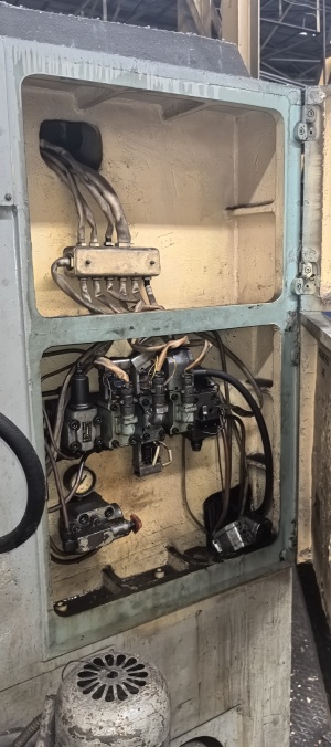 Зубофрезный полуавтомат 5В312