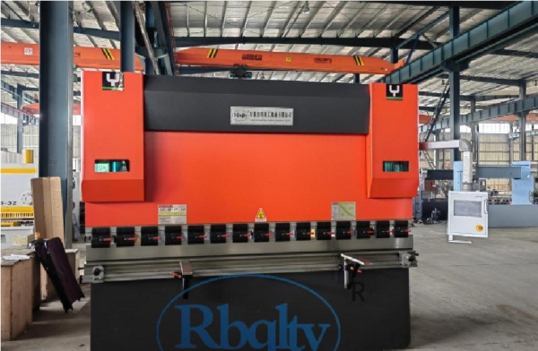 Гидравлический листогибочный пресс Rbqlty-WC67K-63T2500 TP10