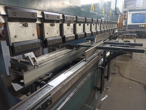 Листогибочный пресс Durma AD-R 30100