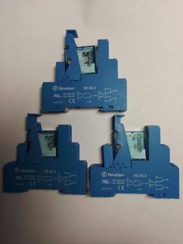 Finder Typ 40.52+Typ 90.95+Typ 99.80 Реле 8A 250V Катушка 24VDC