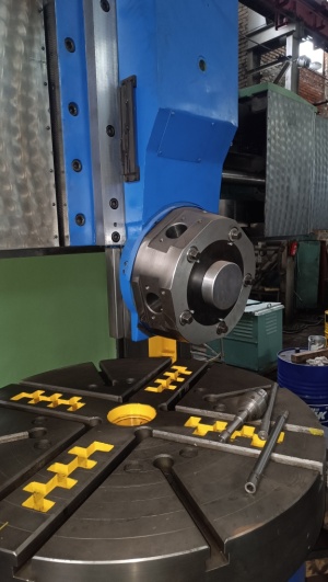 Токарно-карусельный станок 1512Ф3