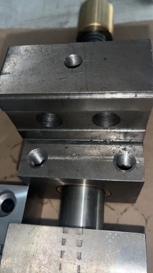 Тиски станочные резьбонарезного станка 5993-5А993