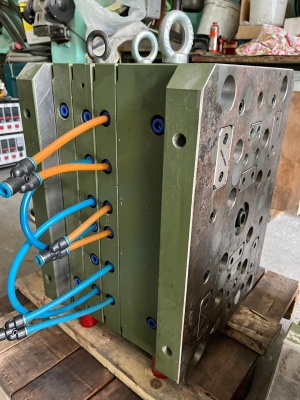 Пресс-форма для изготовления дюбеля (телескопический крепеж)