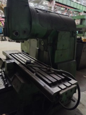 Вертикально-фрезерный станок 6С12 (6Р12)