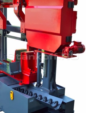 Полуавтоматический двухколонный ленточнопильный станок KMT 500 KSA