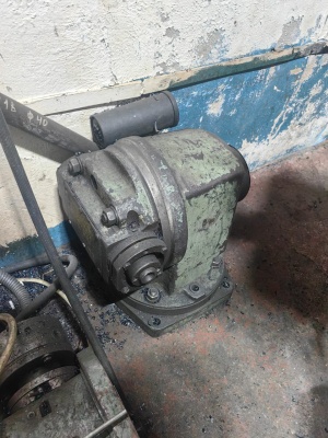 Универсальный консольно-фрезерный горизонтальный станок 6Т83-1