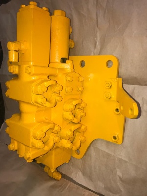 Клапан Komatsu 700-61-13006