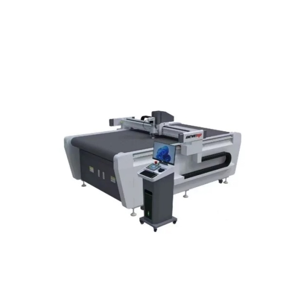 Раскройный комплекс с размотчиком DO1330F