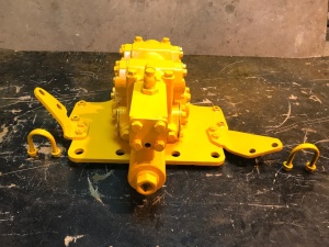 Клапан Komatsu 700-61-13006