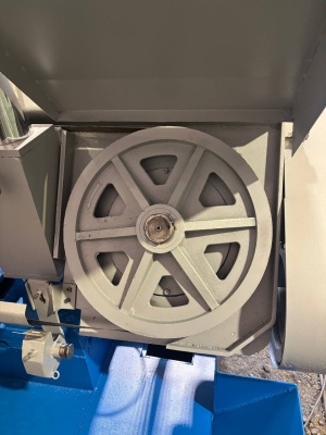 Ленточнопильный станок HUJIN GZK-4240 с ЧПУ