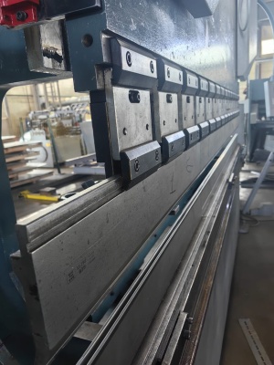 Листогибочный пресс Durma AD-R 30135 с ЧПУ