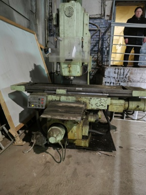 Станок вертикально-фрезерный 6Р13Ф3