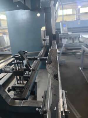 Листогибочный пресс Durma AD-R 30135 с ЧПУ