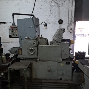 Бесцентрово-шлифовальный станок 3М182