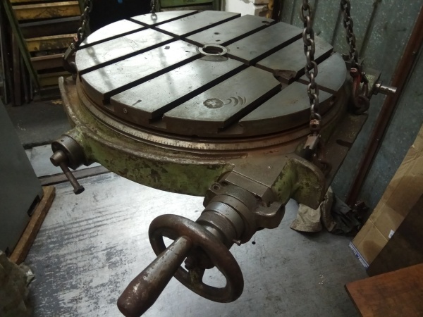 Стол поворотный диаметром 630 мм (с ручным приводом)