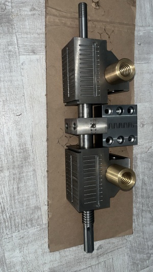 Тиски станочные резьбонарезного станка 5993-5А993