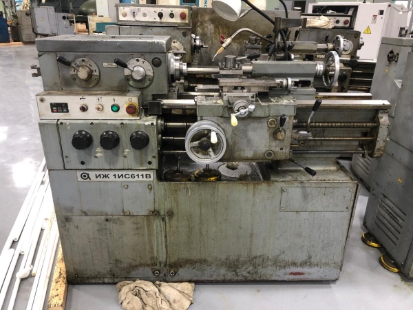 Токарный станок 1И611П