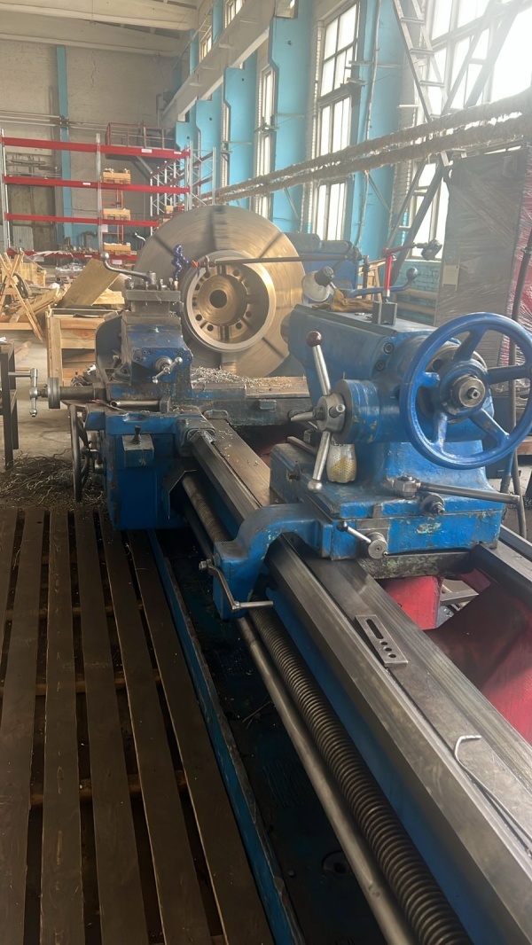 Токарно-винторезный станок 1м65 РМЦ5000