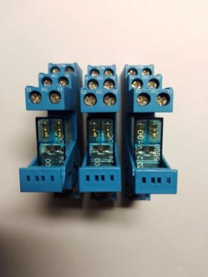 Finder Typ 40.52+Typ 90.95+Typ 99.80 Реле 8A 250V Катушка 24VDC